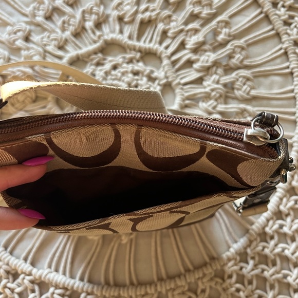 Authentic Coach Canvas Crossbody - Picture 7 of 9